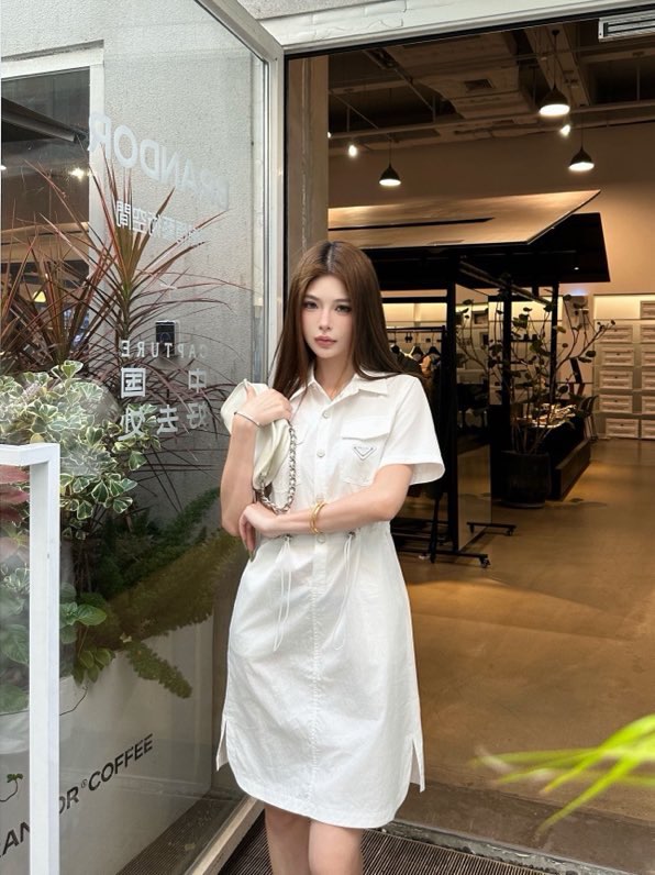 프라다 카라 유틸리티 원피스