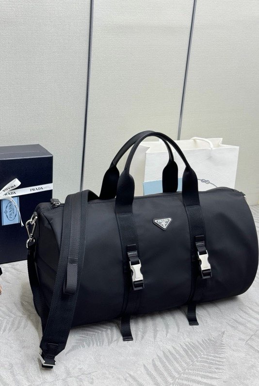 프라다 패러슈트 패브릭 트래블백