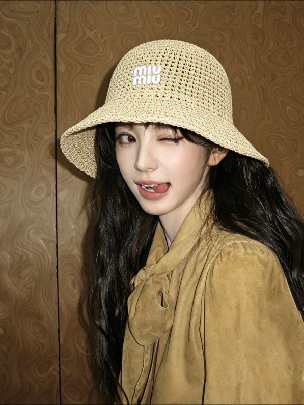 미우미우 핸드메이드 라피아 썸머 햇