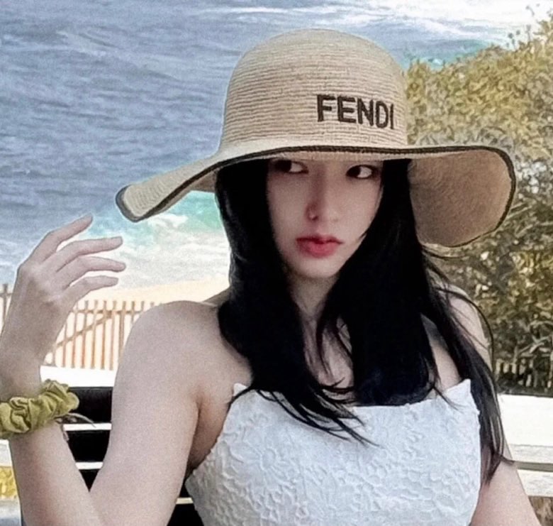 펜디 라피아 자수 와이드 브림 햇