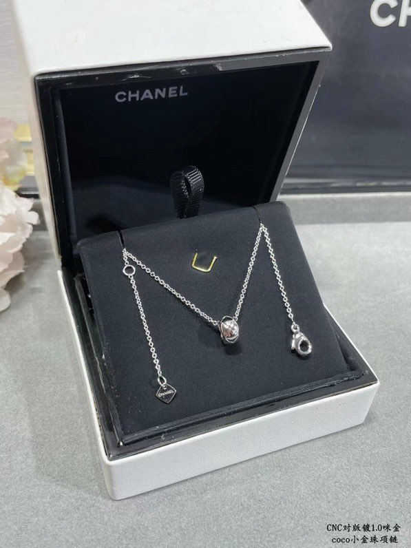 샤넬 코코 골드 비즈 목걸이