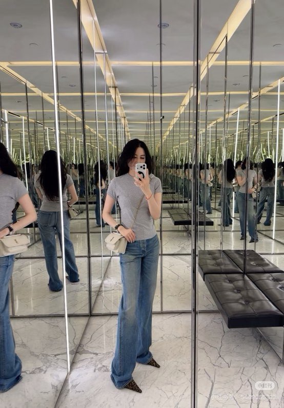 생로랑 미니멀 크롭 반팔 티셔츠