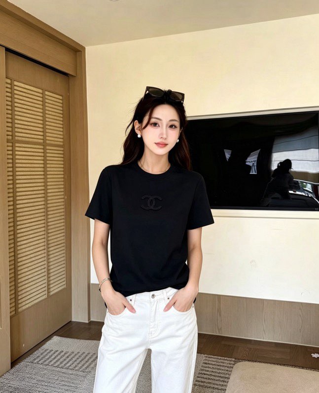 샤넬 더블C 포인트 반팔 티셔츠