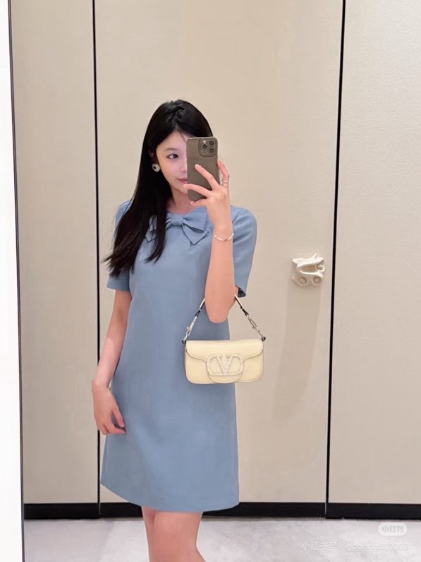 발렌티노 26SS 리본 포인트 반팔 원피스