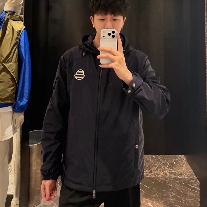 몽클레어 Mornay 후드 윈드브레이커 자켓