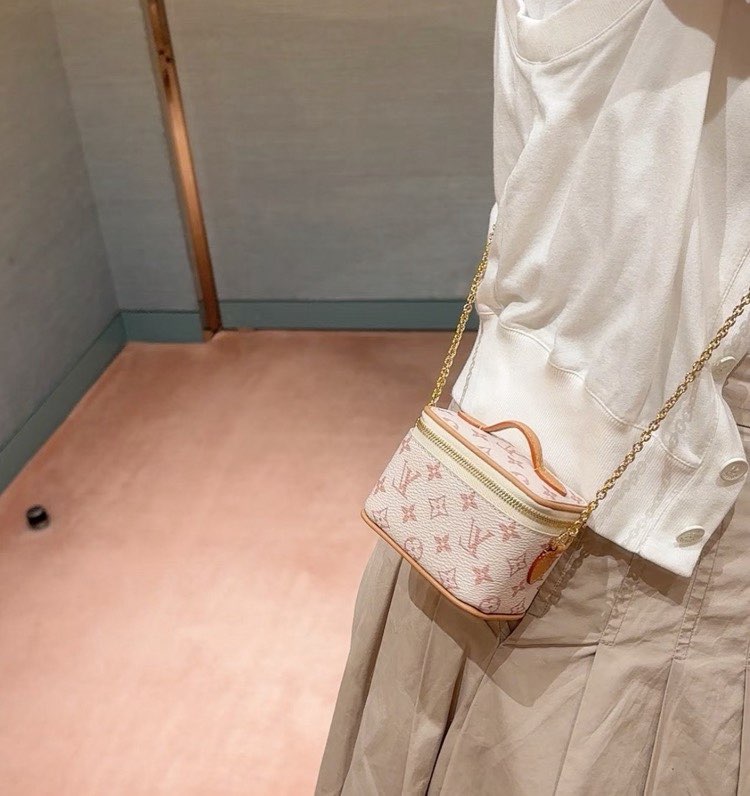 루이비통 Micro Vanity 백