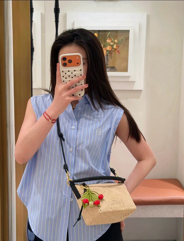 로에베 스트라이프 민소매 셔츠