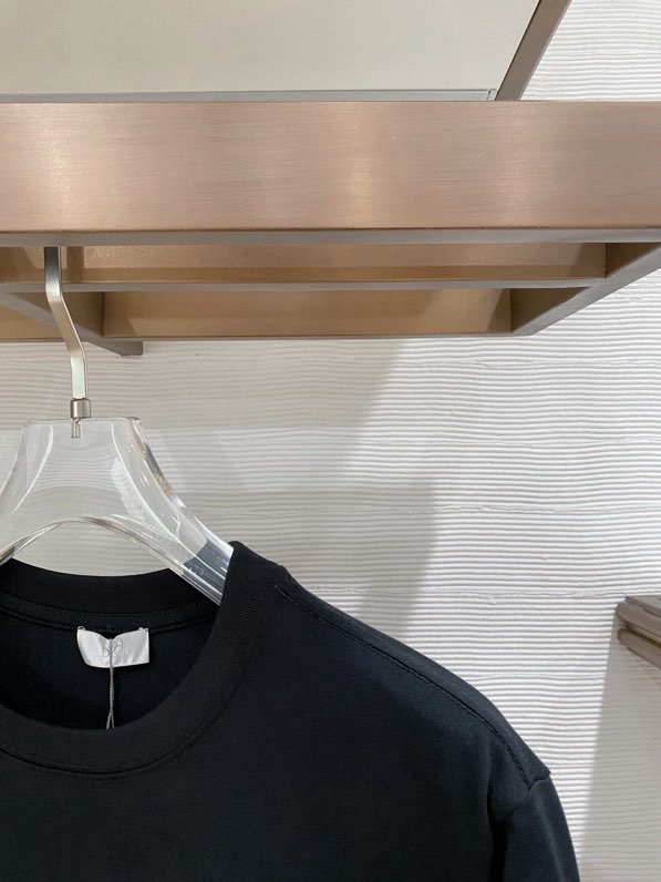 디올 핸드드로잉 로고 반팔 티셔츠