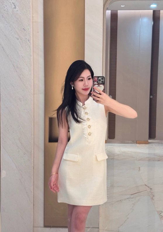 발렌티노 텍스처 슬리브리스 H라인 원피스