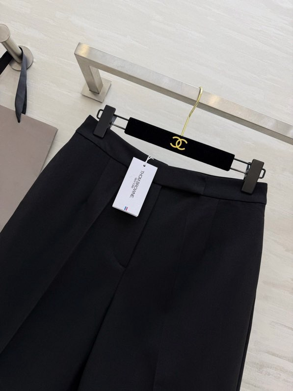 톰브라운 클래식 하프 슬랙스 팬츠