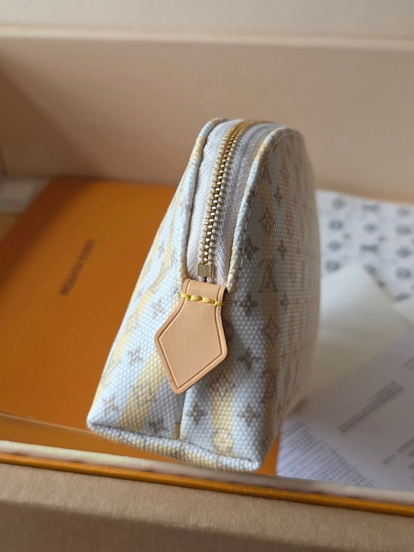 루이비통 LV Stamp 코스메틱 파우치
