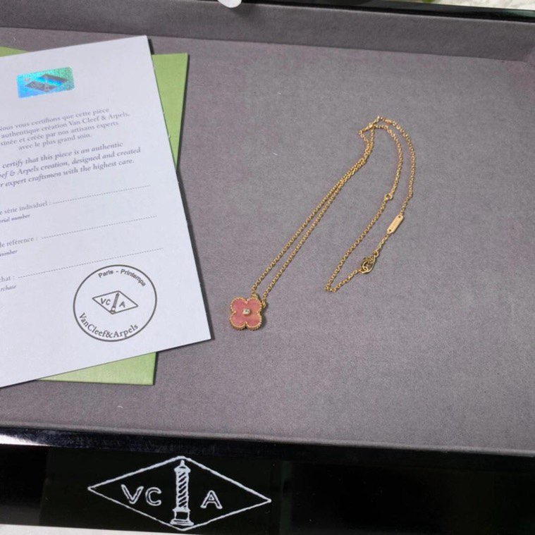 VCA 네잎클로버 로즈 쿼츠 다이아 목걸이