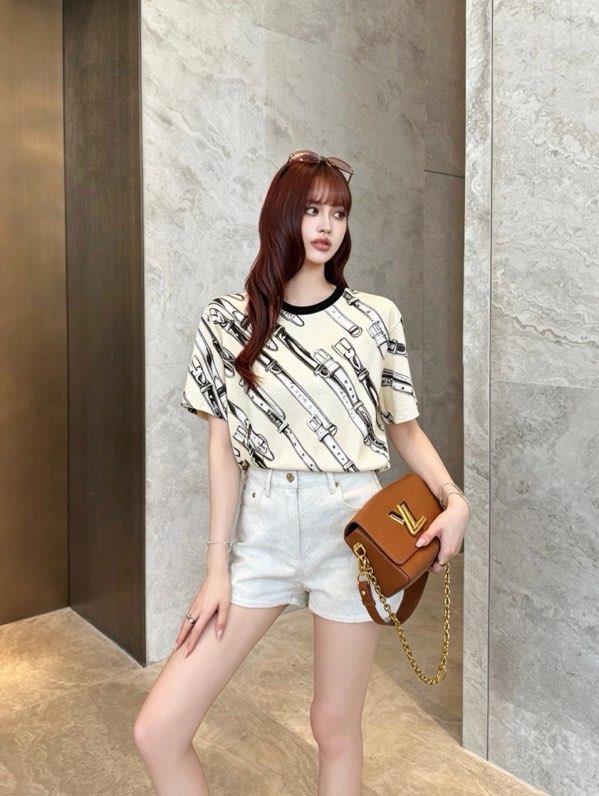 루이비통 프린트 반팔 티셔츠