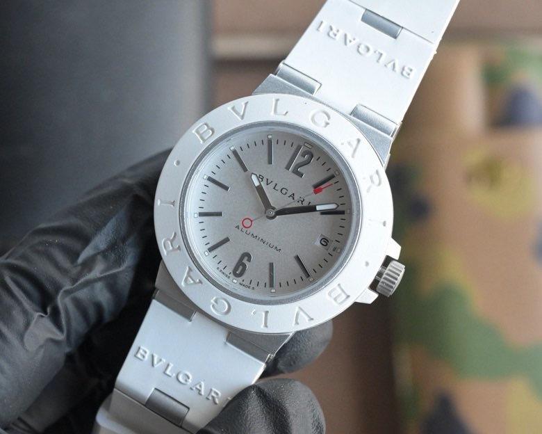 불가리 Aluminium 크로노그래프 워치