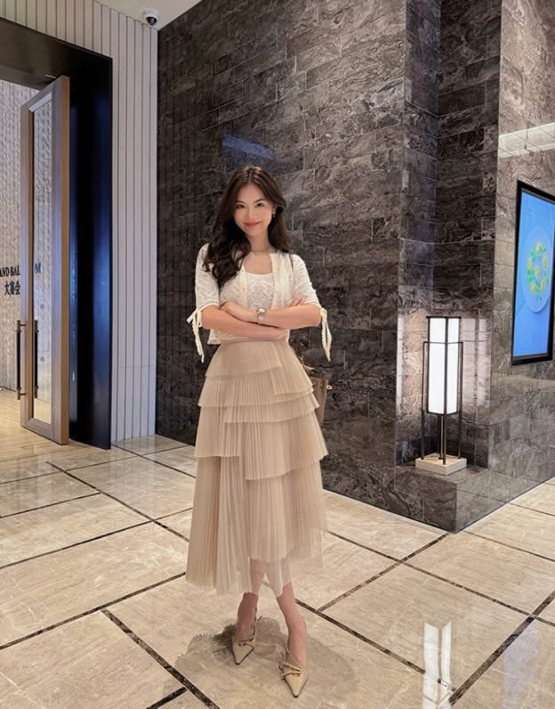 디올 레이어드 튤 플리츠 미디 스커트