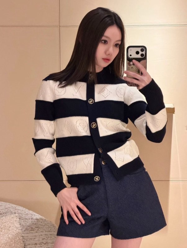 루이비통 모노그램 스트라이프 캐시미어 가디건