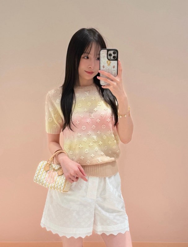 루이비통 그라데이션 엠보싱 캐시미어 가디건