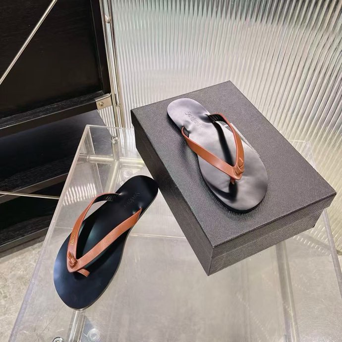 생로랑 YSL Cassandre POOL 쪼리 슬리퍼