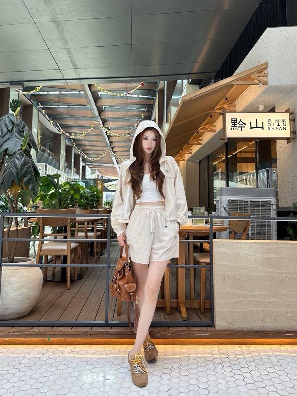 프라다 26SS 선 프로텍션 후드 셋업