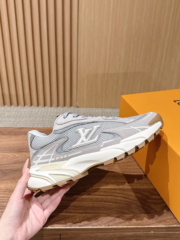 루이비통 LV Runner Tatic 스니커즈
