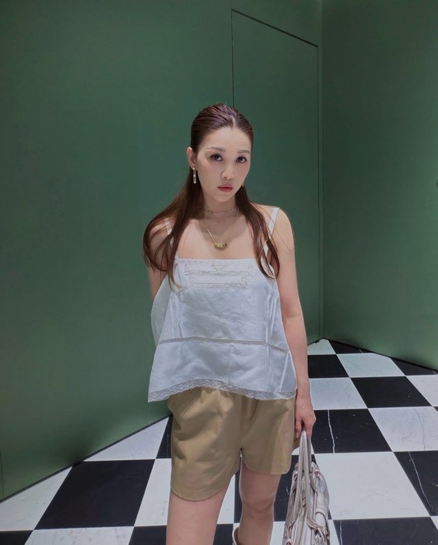 프라다 2026 SS 린넨 레이스 캐미솔