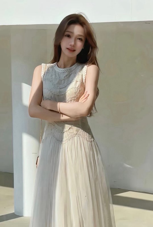 디올 레이스 디테일 맥시 원피스