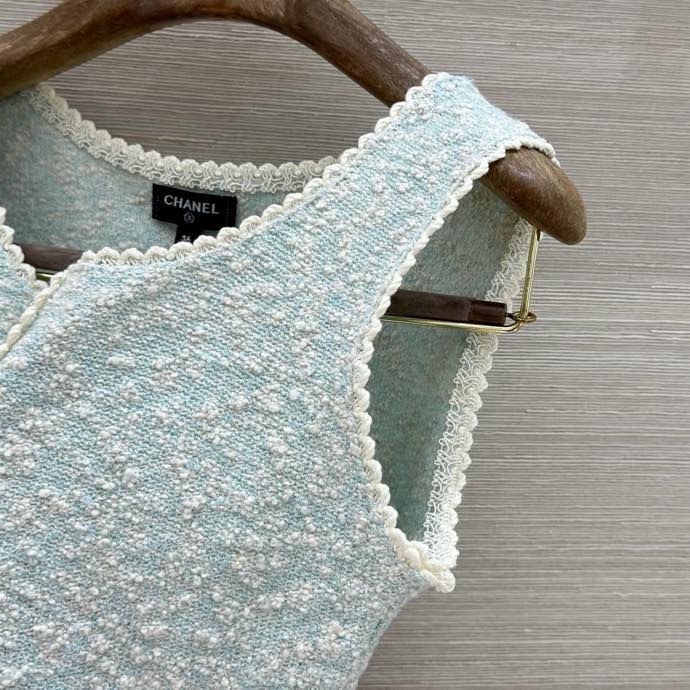 샤넬 배색 웨이브 트리밍 니트 베스트