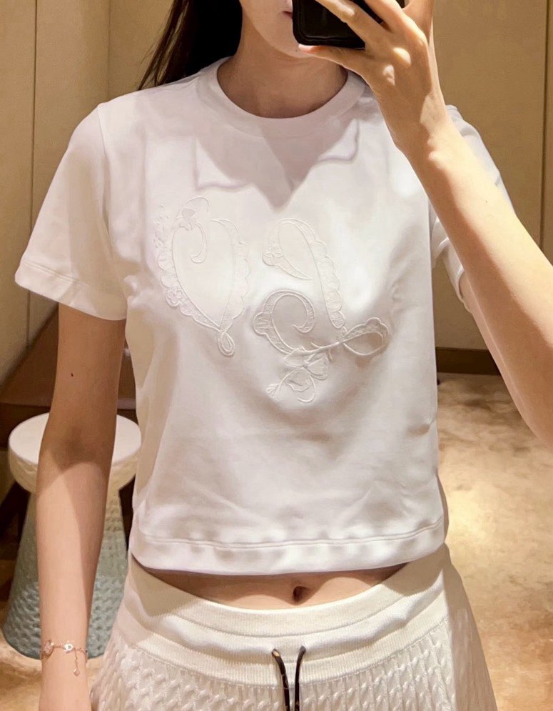 루이비통 자수 크롭 반팔 티셔츠