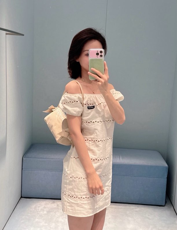 미우미우 펀칭 오프숄더 미니 원피스 (여성)