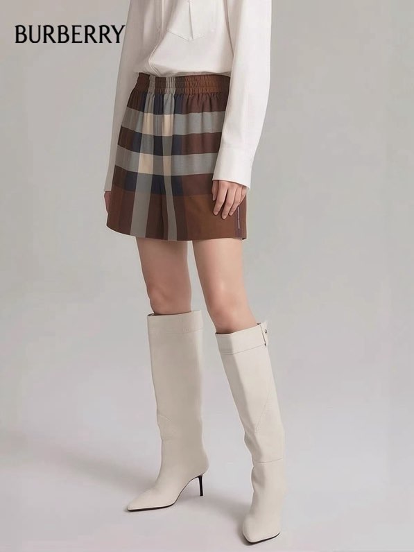 버버리 클래식 체크 숏팬츠 (여성)