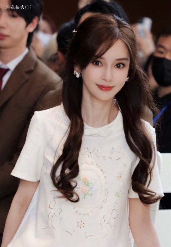 2026 SS 리본 자수 반팔 블라우스