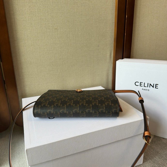 셀린느 CE Note Book 미디엄 노트북 케이스