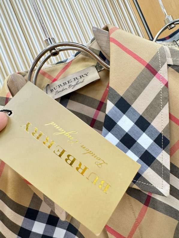버버리(Burberry) 2026 S/S 클래식 반팔 셔츠