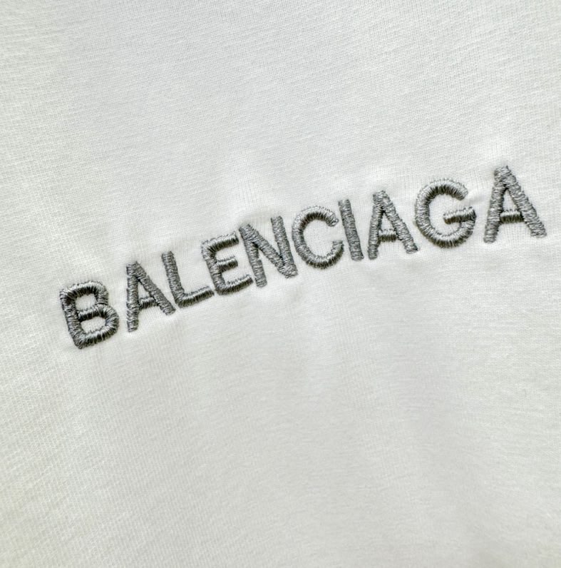 발렌시아가(Balenciaga) 2026 S/S 런웨이 그래픽 반팔 티셔츠