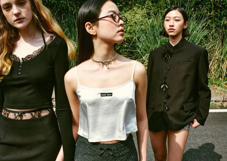 미우미우 2026 S/S 새틴 캐미솔 투피스 세트