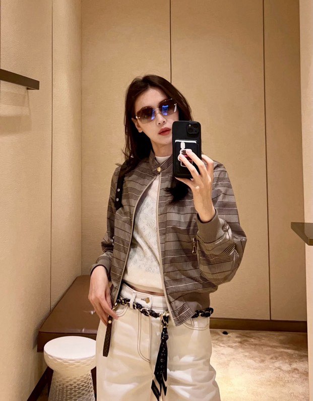 루이비통 2026 S/S 리버시블 모노그램 체크 재킷