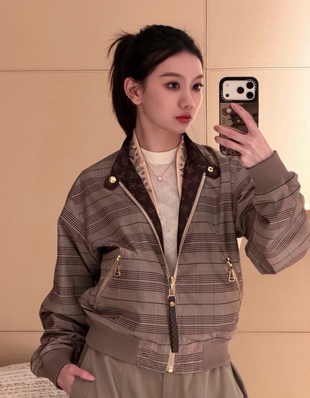 루이비통 2026 S/S 리버시블 모노그램 체크 재킷