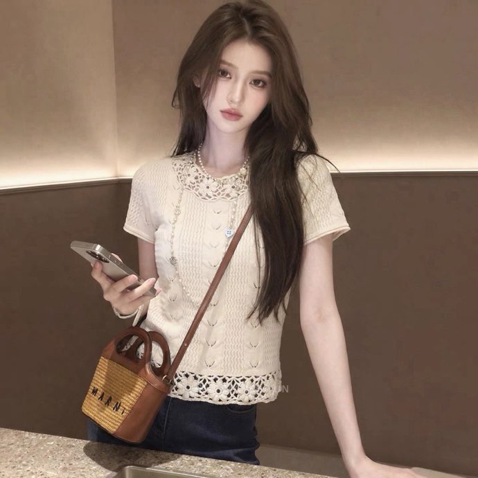 샤넬 2026 S/S 핸드메이드 플라워 실크 반팔 니트