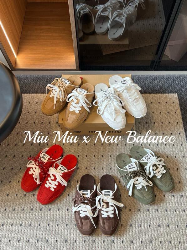 프리미엄급   뉴발란스 530 × 미우미우(New Balance 530 × Miu Miu) 레트로 뮬 스니커즈
