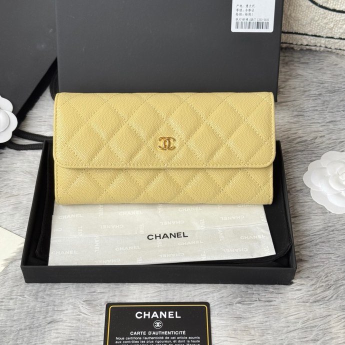 샤넬(CHANEL) 클래식 CF 캐비어 장지갑