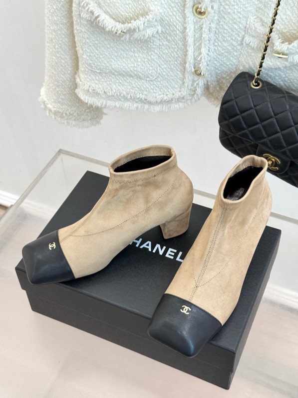 샤넬(CHANEL) 26A 더블 C 스퀘어토 스트레치 앵클부츠