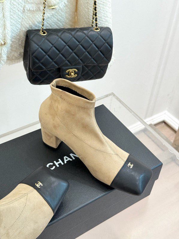 샤넬(CHANEL) 26A 더블 C 스퀘어토 스트레치 앵클부츠
