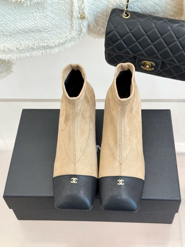샤넬(CHANEL) 26A 더블 C 스퀘어토 스트레치 앵클부츠