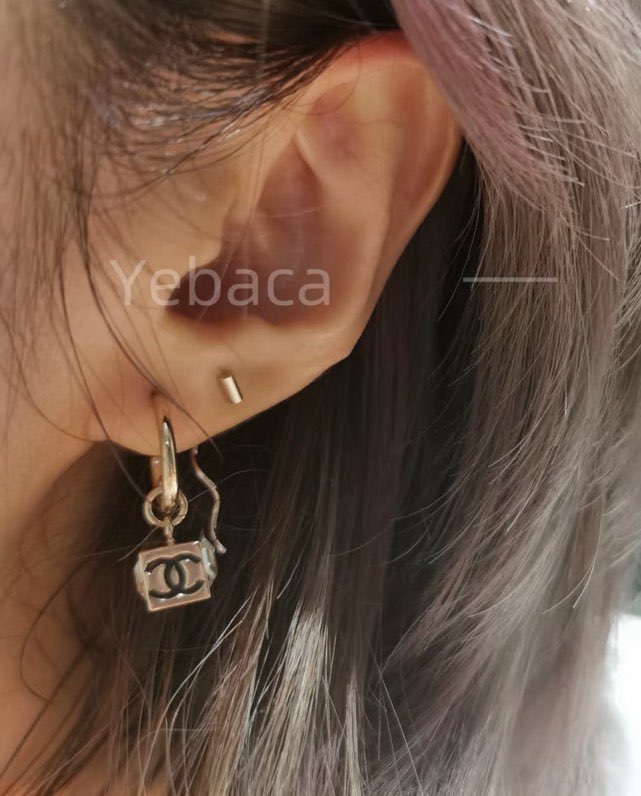 샤넬(CHANEL) 스몰 퀼팅 이어링