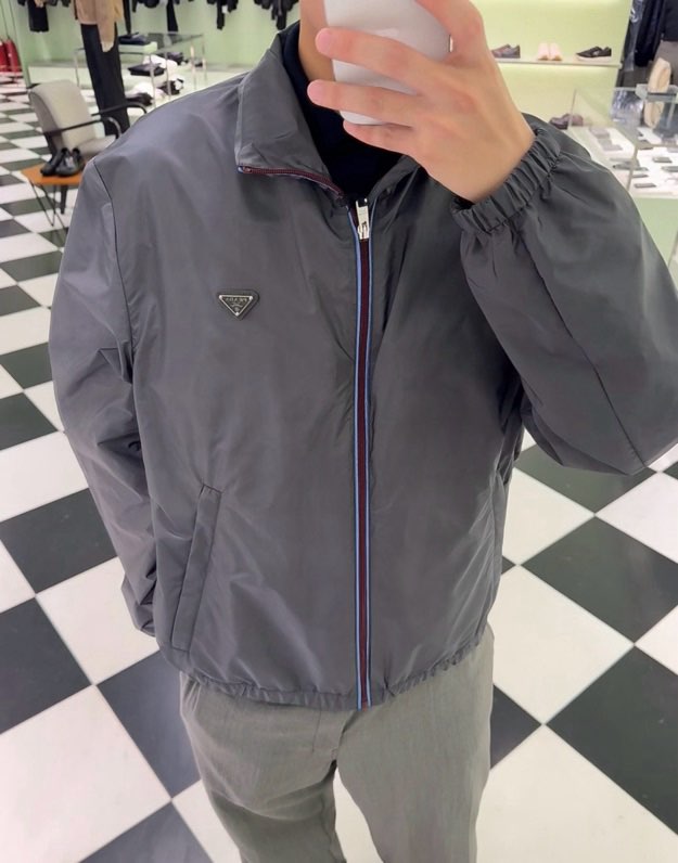 프라다(PRADA) 2026 S/S 리나일론(Re-Nylon) 스포츠 윈드 자켓