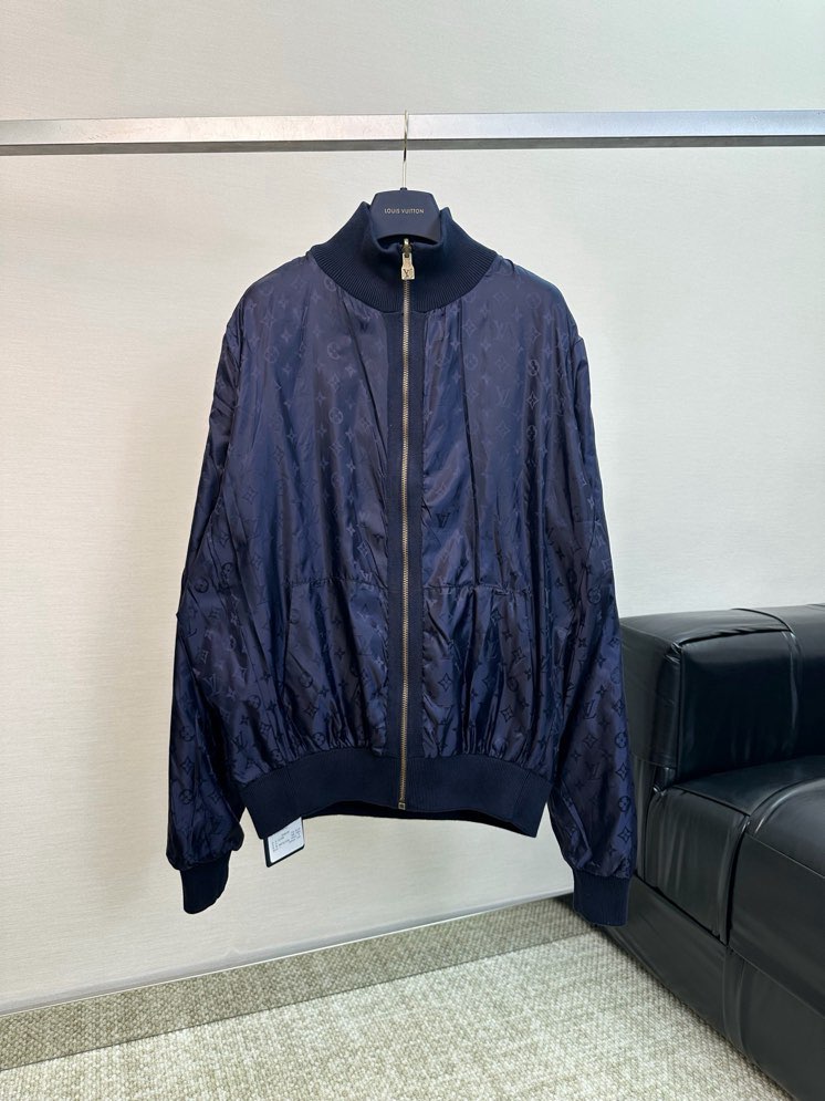 루이비통(LOUIS VUITTON) 2026 F/W 더블페이스 나일론 하이넥 집업 스웨트셔츠