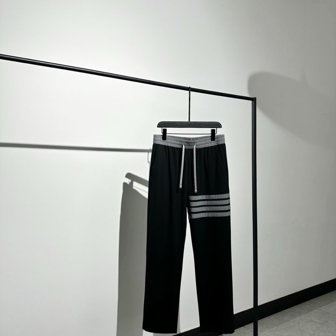 톰브라운(THOM BROWNE) 포 스트라이프 라이트 스트레치 팬츠