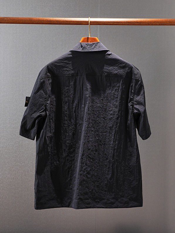 스톤아일랜드(Stone Island) 2026 S/S 메탈 나일론 집업 반팔 셔츠