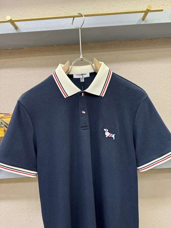 톰브라운(Thom Browne) 2026 S/S 프리미엄 로고 반팔 폴로셔츠