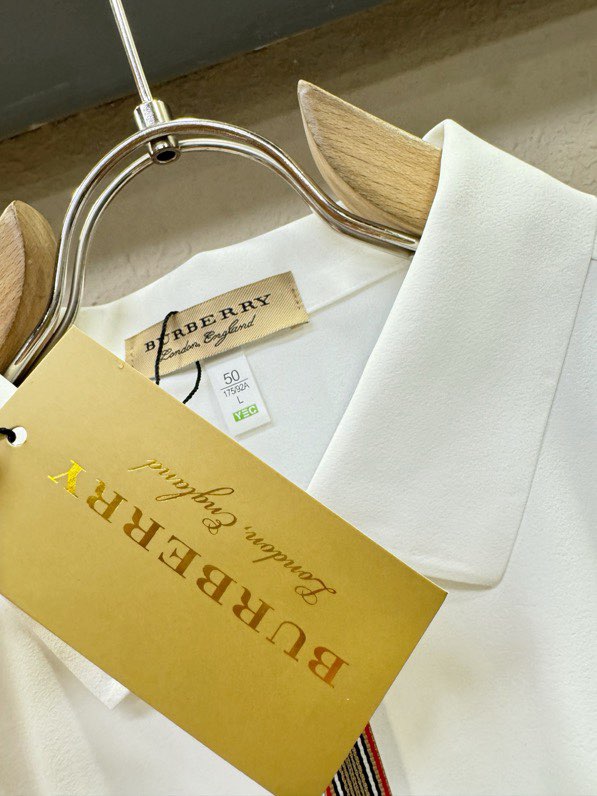 버버리(BURBERRY) 2026 S/S 프리미엄 아이스실크 반팔 폴로셔츠